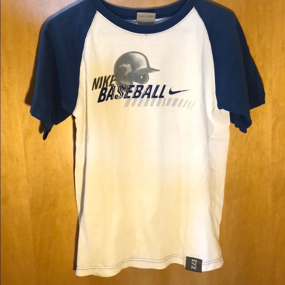 Nike T-shirt